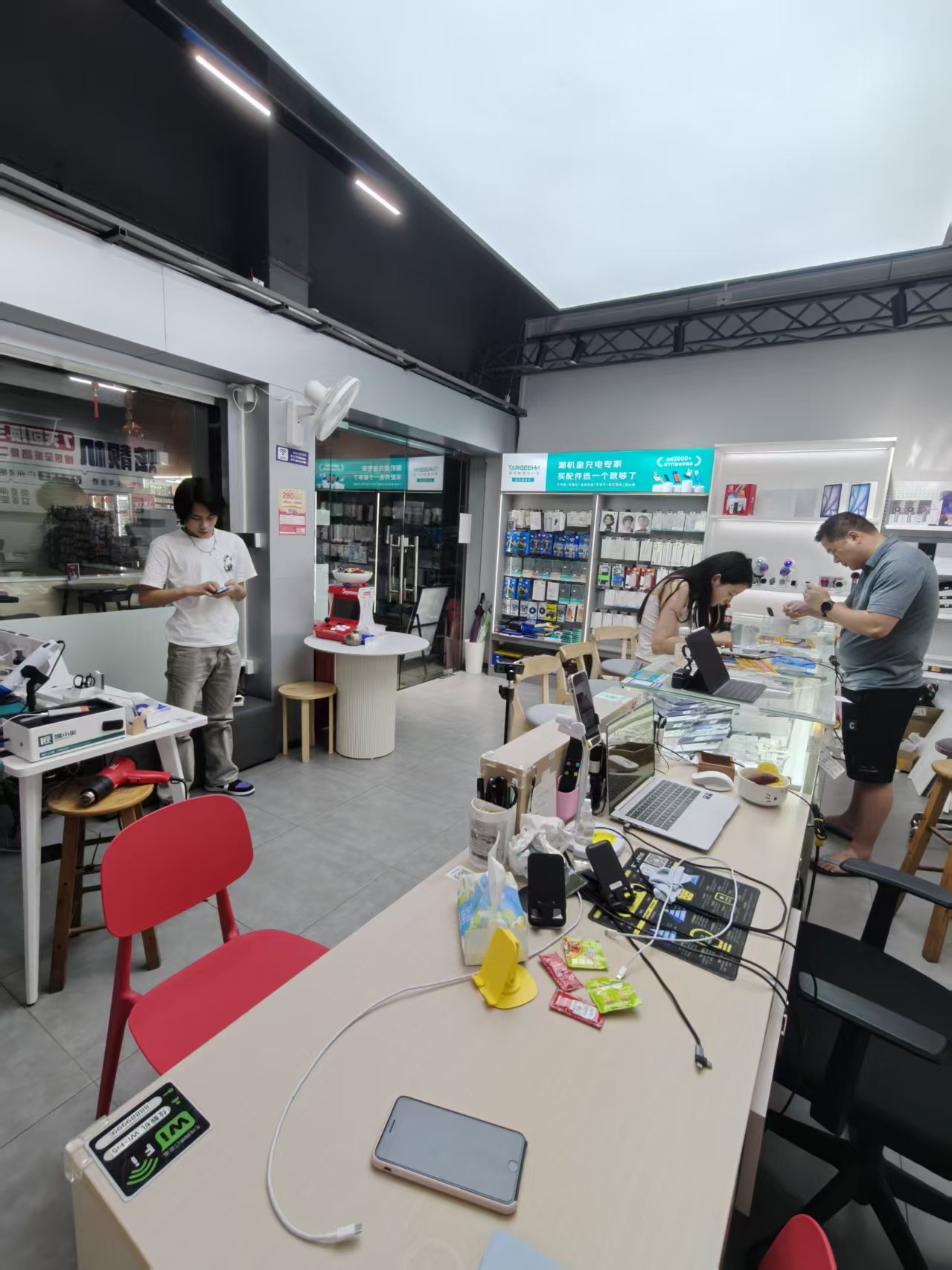 2026越秀买手机大流量卡网红全包膜去哪一站办好？炫靓机凌姐回收分期一条龙
