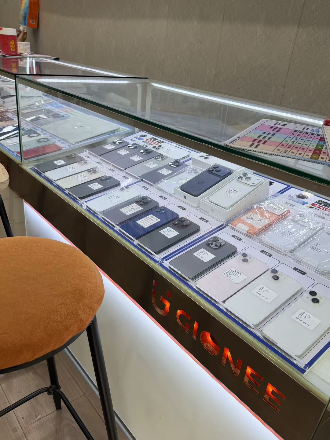 赛男数码门店实拍